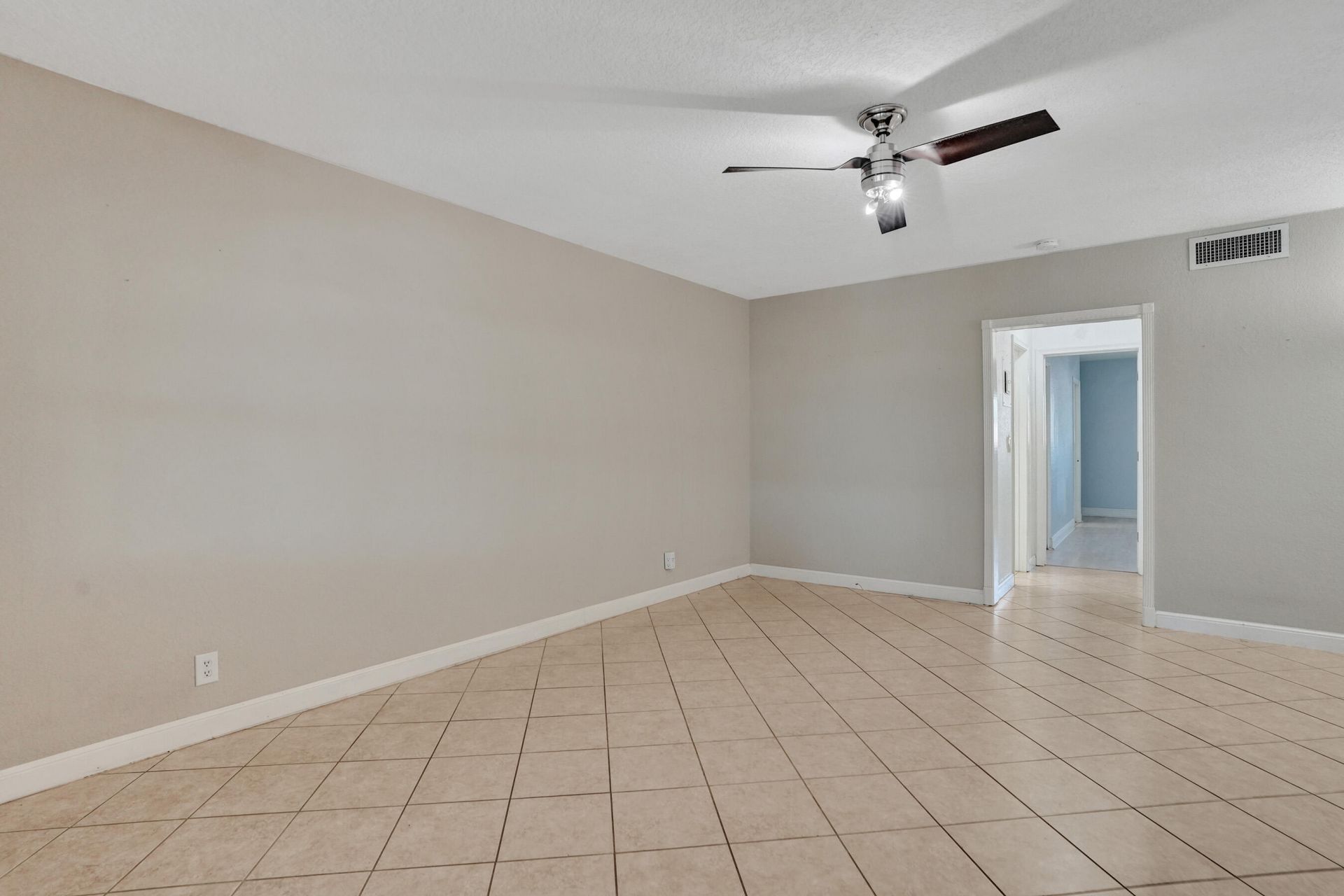 2734 NE 27th Court, Unit 17, Lighthouse Point, FL 33064 Photo