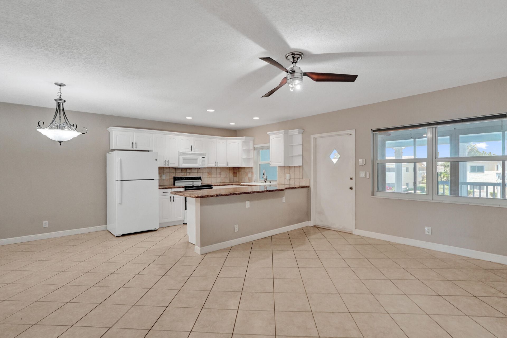 2734 NE 27th Court, Unit 17, Lighthouse Point, FL 33064 Photo