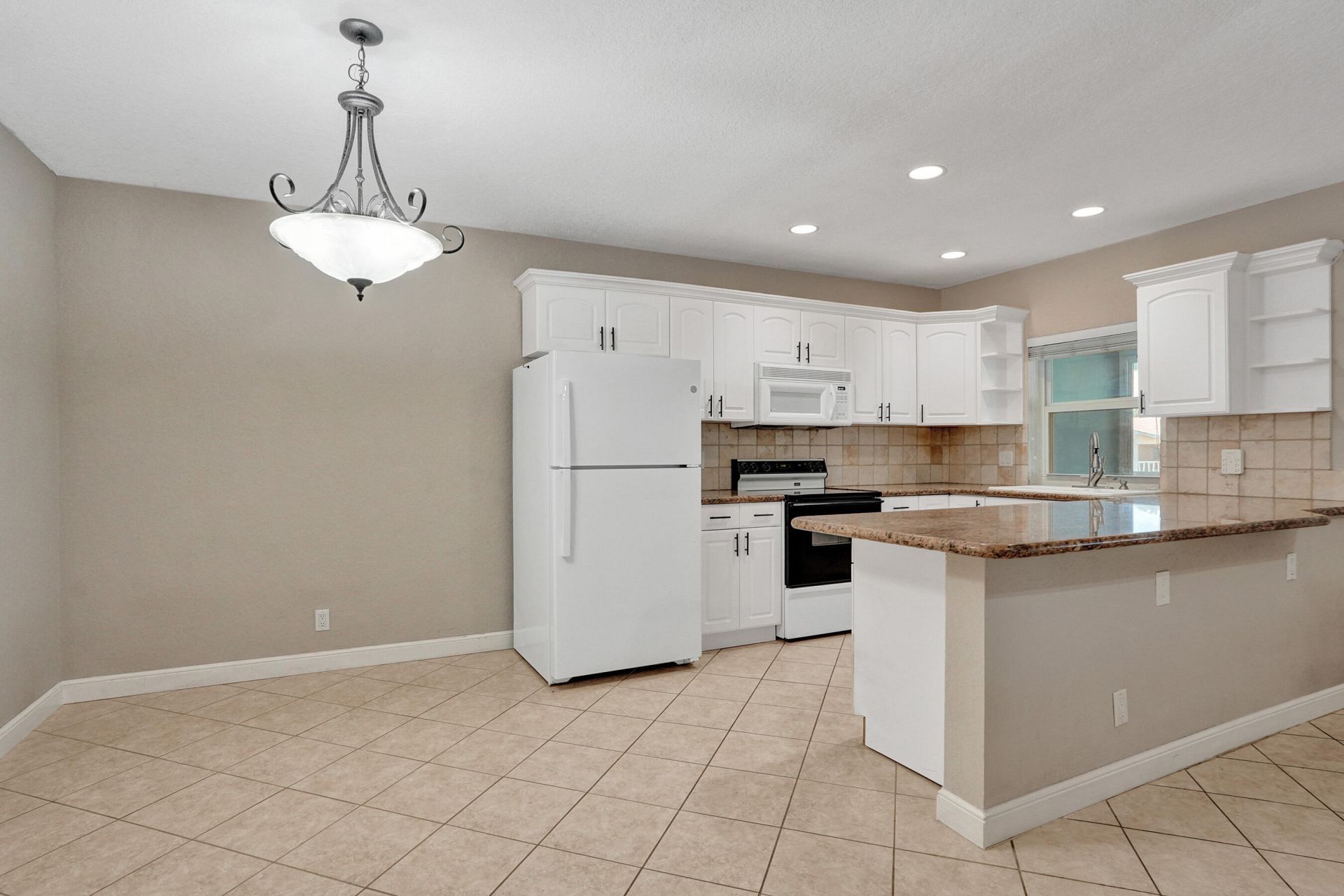 2734 NE 27th Court, Unit 17, Lighthouse Point, FL 33064 Photo