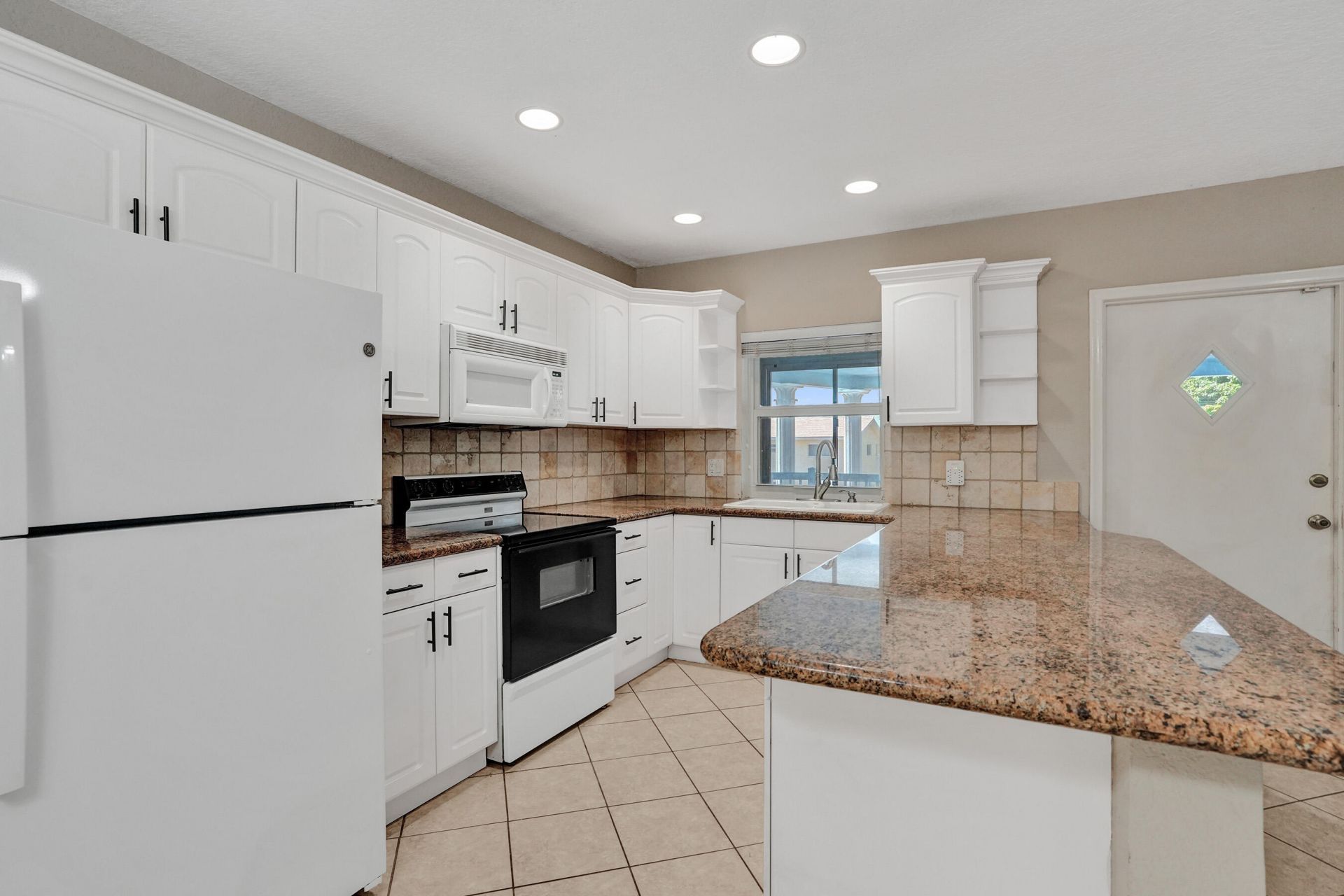2734 NE 27th Court, Unit 17, Lighthouse Point, FL 33064 Photo