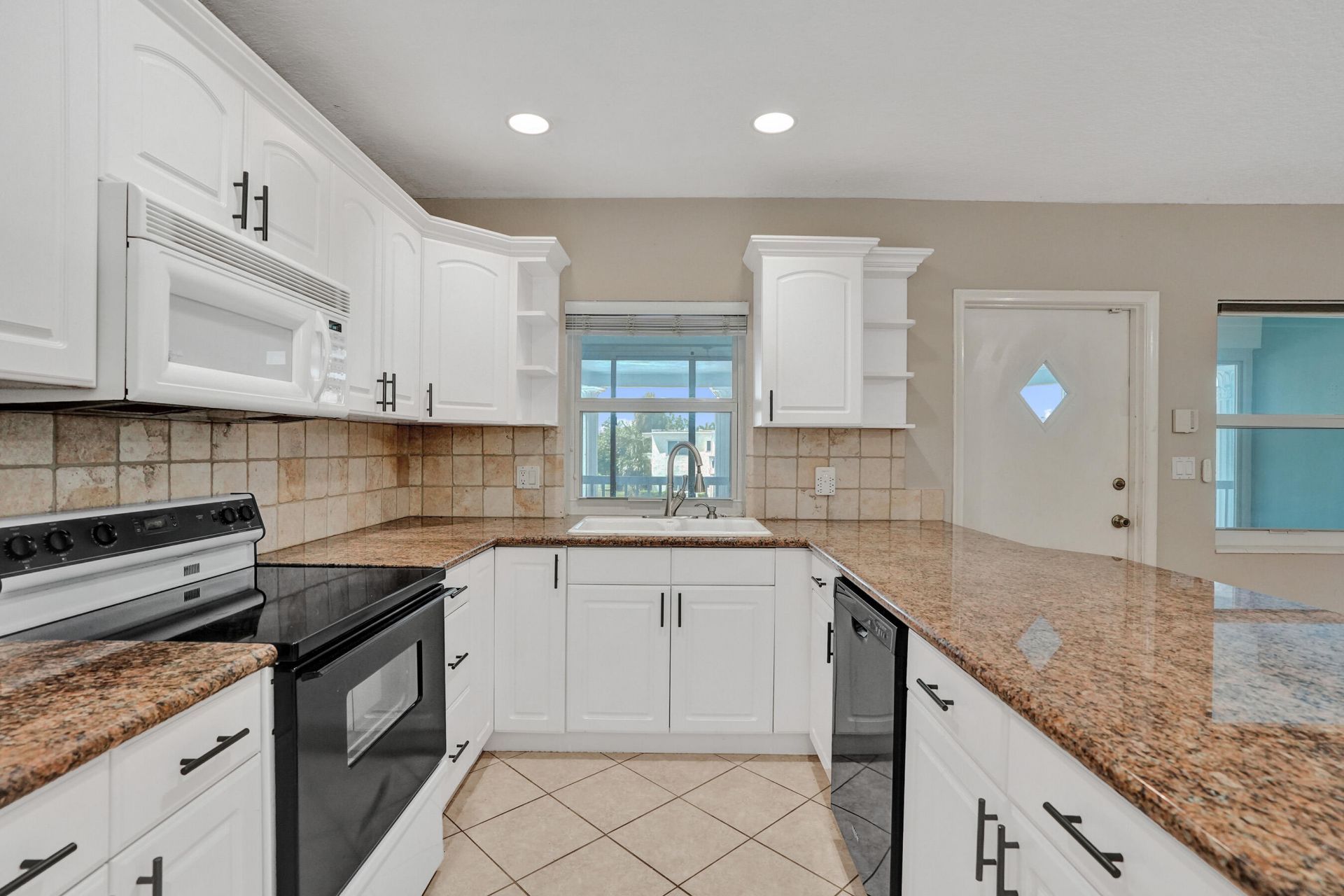 2734 NE 27th Court, Unit 17, Lighthouse Point, FL 33064 Photo