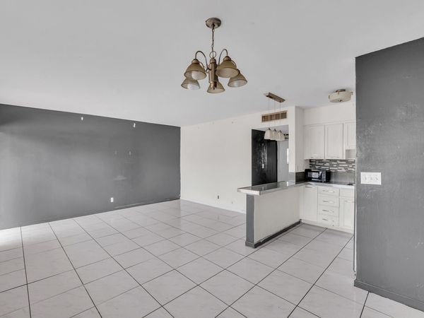 4050 NE 12th Terrace, Unit 38, Oakland Park, FL 33334