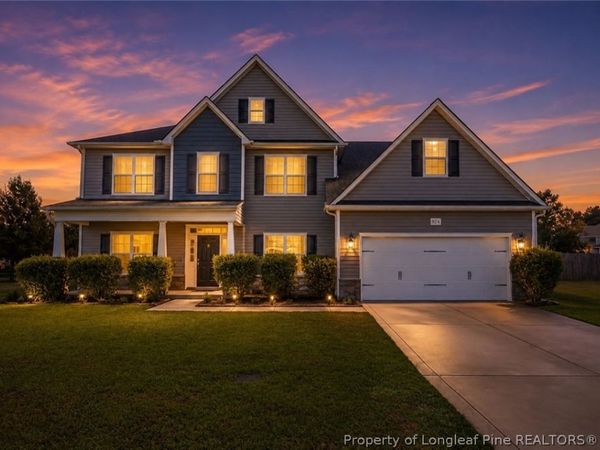 6613 Planters Row Drive, Hope Mills, NC 28348