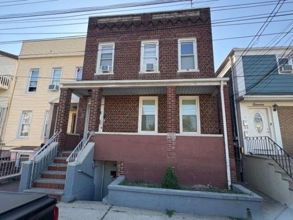9 Emerson Ave, Jersey, NJ 07306