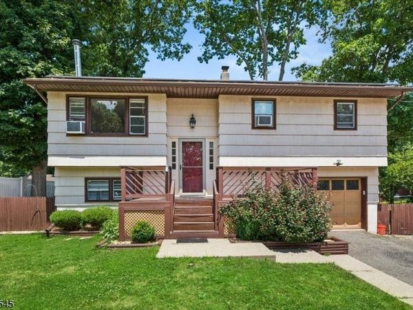 1 Arthur Rd, Hopatcong, NJ 07874