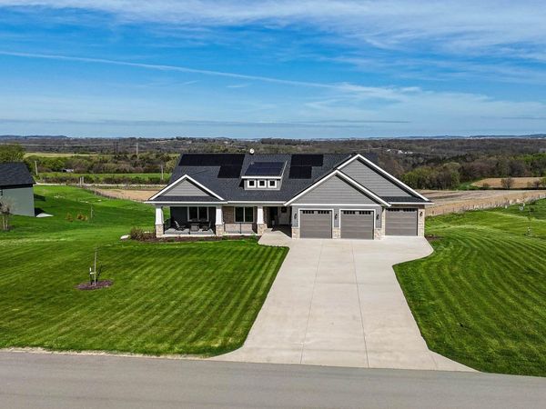14481 Keegan Court, Dubuque, IA 52002