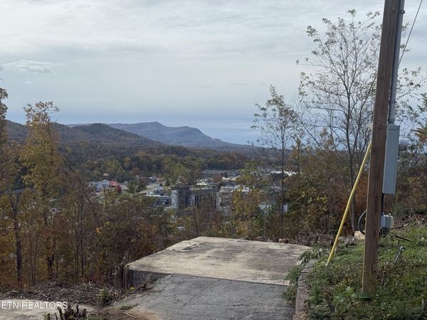 201 Cherry Laurel Drive, Pigeon Forge, TN 37863