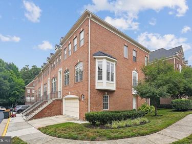 47761 SCOTSBOROUGH SQUARE, STERLING, VA 20165