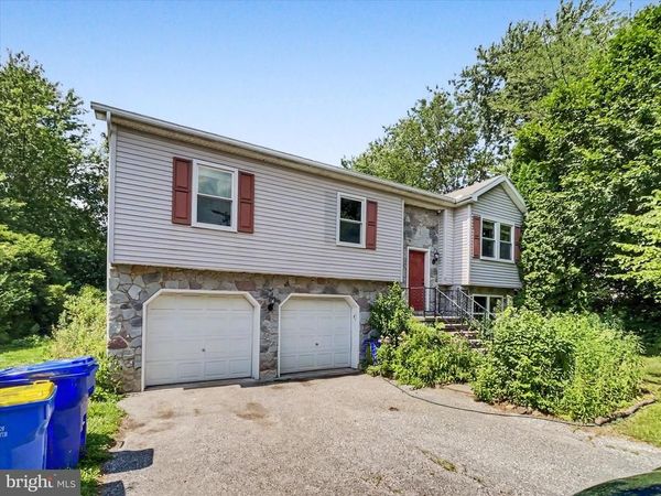 10 HITCHING POST CIRCLE, THOMASVILLE, PA 17364