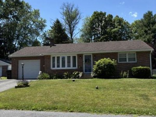 96 LINDBERG AVE., POTTSTOWN, PA 19465