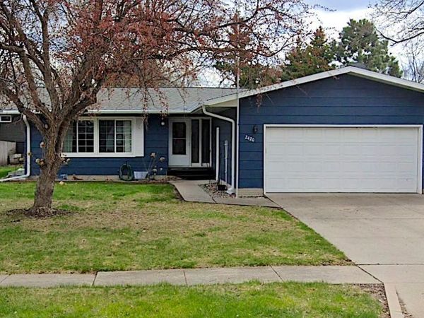 2420 W Country Club Drive S, Fargo, ND 58103