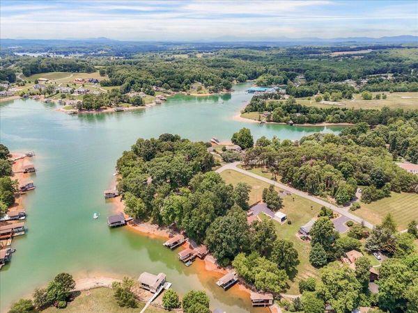 106 Club House DR , Moneta, VA 24121
