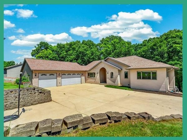 546 Echo Valley Road, Brooklyn, WI 53521