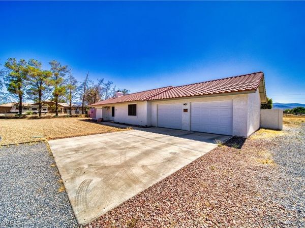 3081 S Rainbow Avenue , Pahrump, NV 89048