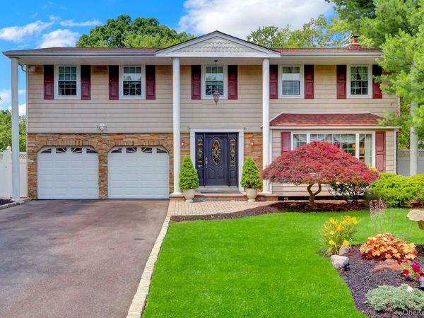 140 Wedgewood Drive, Hauppauge, NY 11788