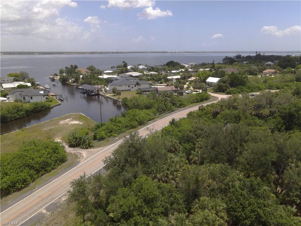 25301 Harborview Rd , Punta Gorda, FL 33980 Photo