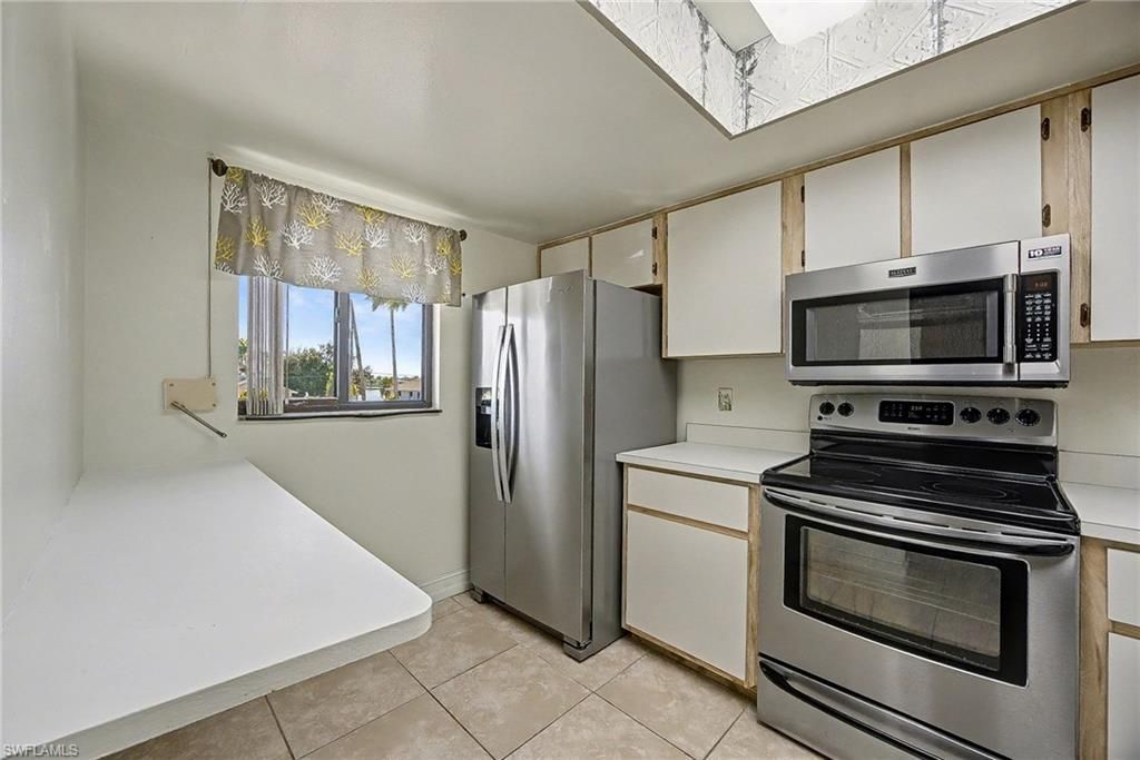 423 Cape Coral Pkwy W, Unit 202, Cape Coral, FL 33914 Photo