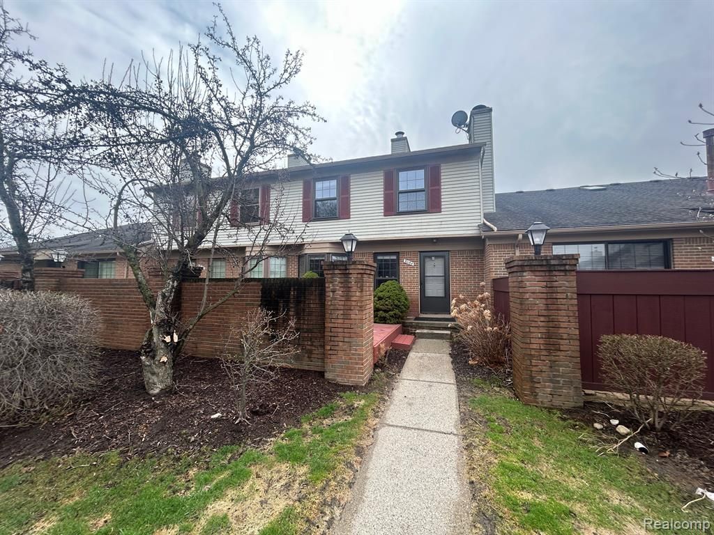 31164 Country Way, Farmington Hills, MI 48331 Main Photo