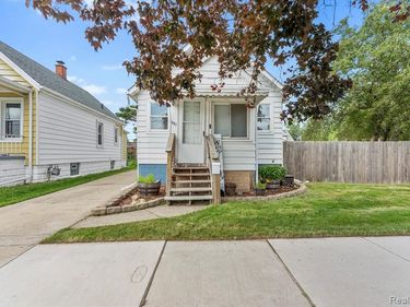 448 Bondie Street, Wyandotte, Mi 48192