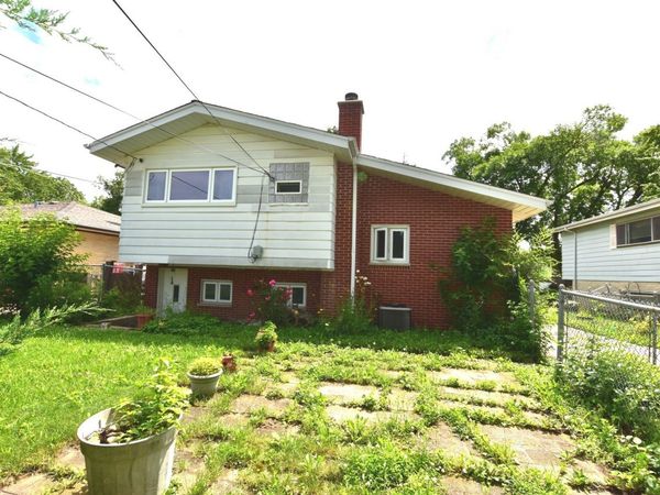 14 N May Street , Addison, IL 60101