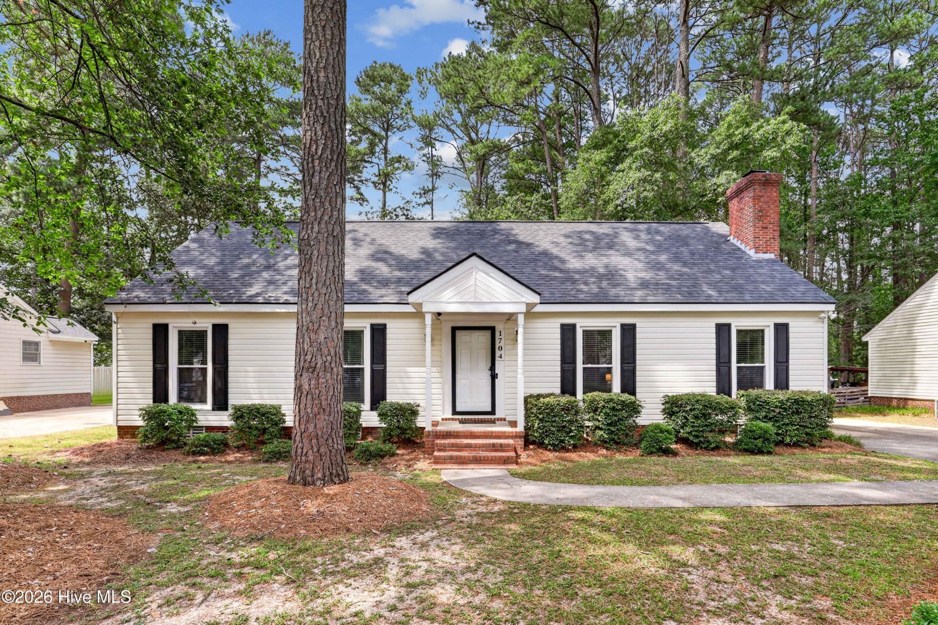 1704 Ridgeway Street W, Wilson, NC 27893 Main Photo