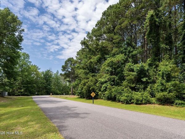 175 W Side Lane , Powells Point, NC 27966