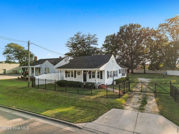 112 Leslie Newsome Avenue , Whiteville, NC 28472
