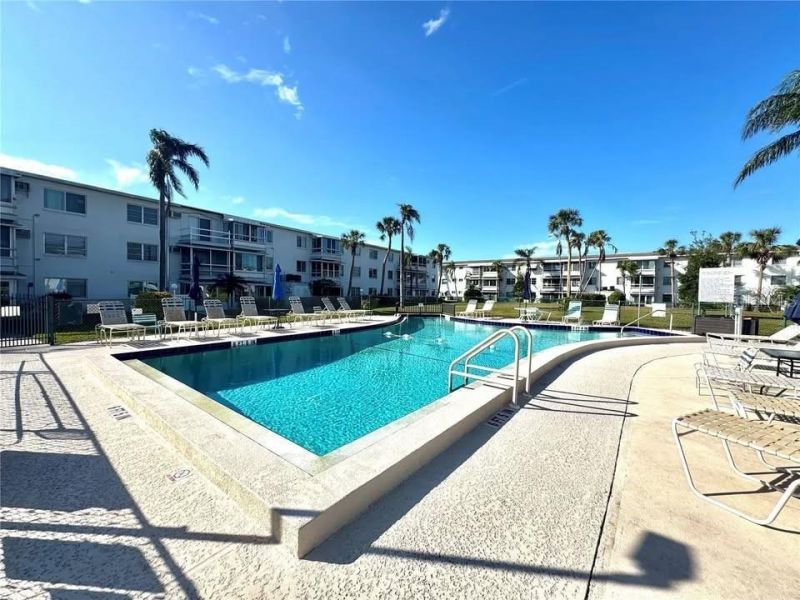 2047 Canal Drive, Unit L6, Bradenton, FL 34207 Photo