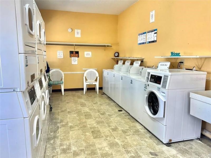 2047 Canal Drive, Unit L6, Bradenton, FL 34207 Photo