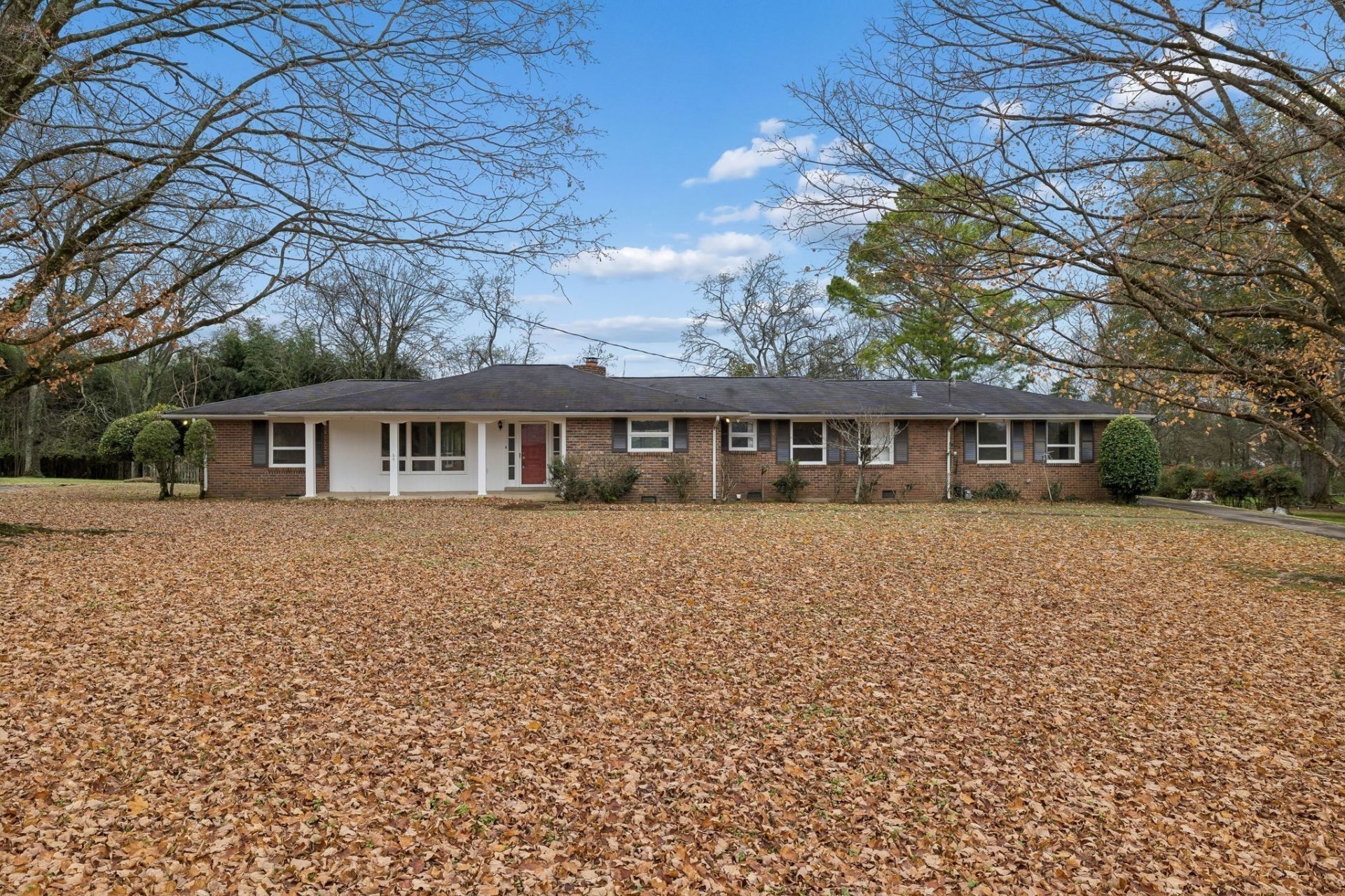 2032 Eversong Ln, Hermitage, TN 37076 Main Photo