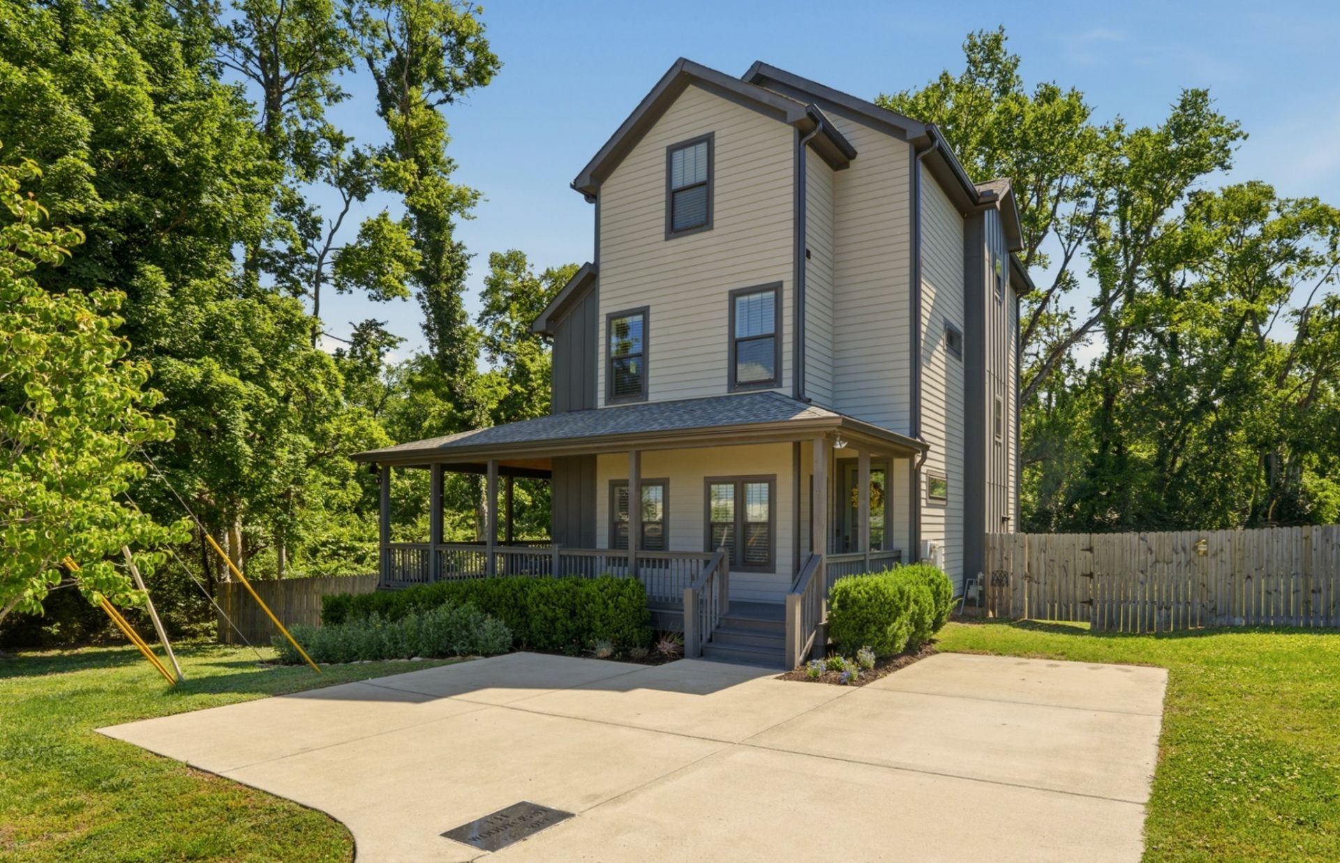 331 Woodycrest Ave, Nashville, TN 37210 Main Photo