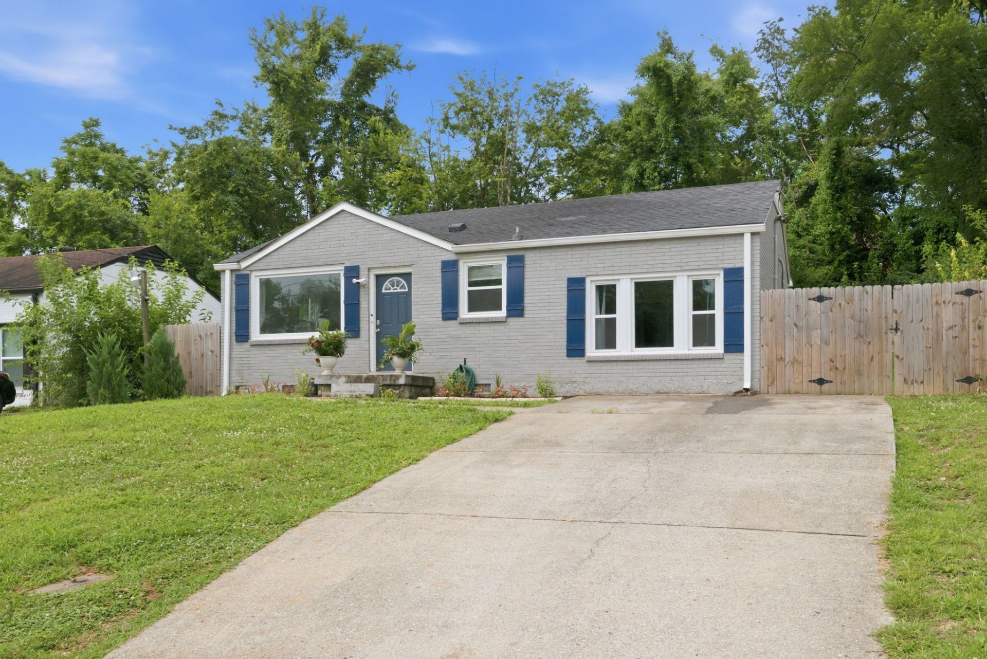 3223 Panorama Dr, Nashville, TN 37218 Main Photo