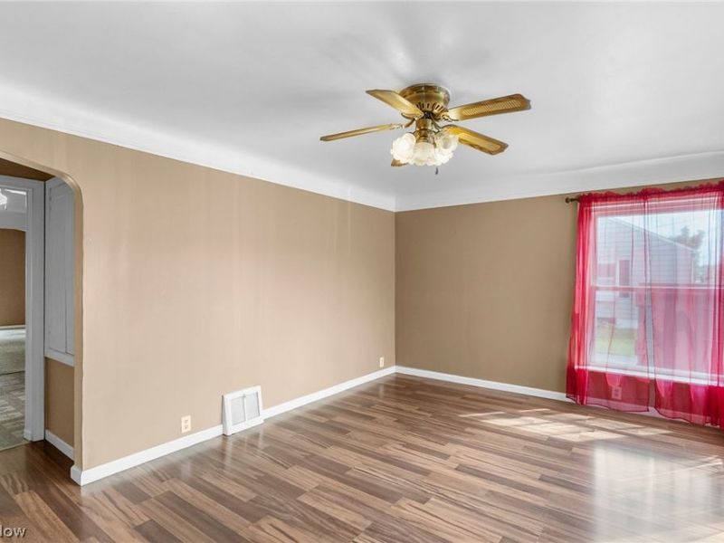 526 Ridge Road, Newton Falls, OH 44444 Photo 5