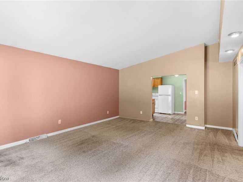 526 Ridge Road, Newton Falls, OH 44444 Photo 9