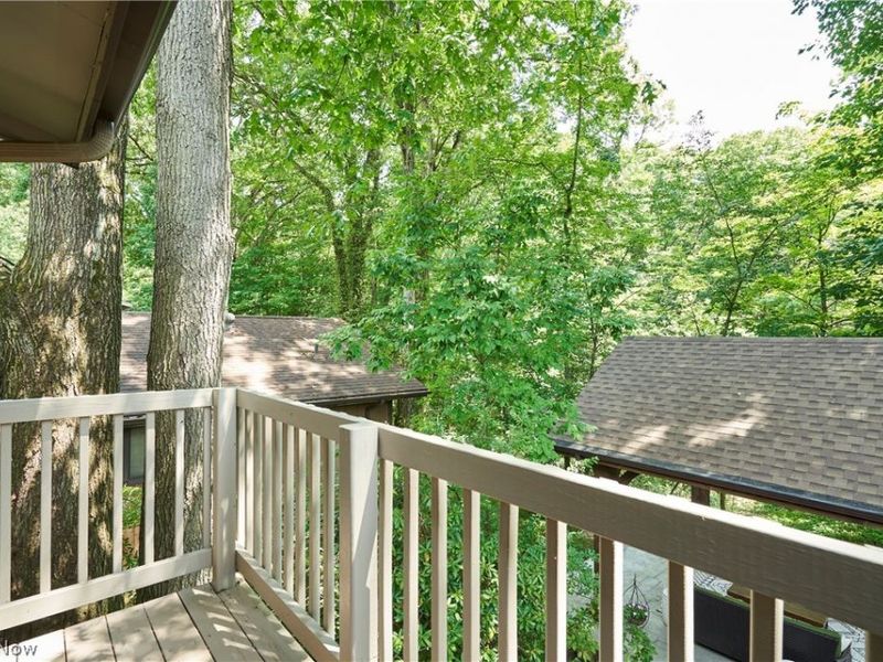 1756 Deepwood Drive, Akron, OH 44313 Photo 24