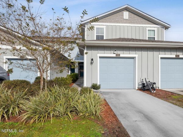 936 CAPITOL Parkway, Jacksonville, FL 32218