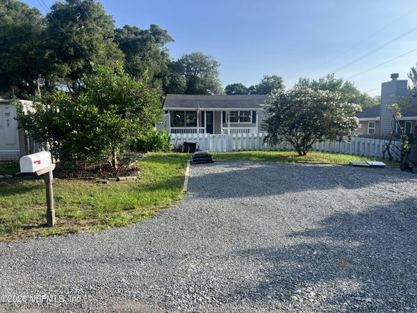 1009 CALHOUN Street, Fernandina Beach, FL 32034