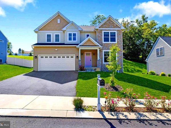 645 N PIER DRIVE, LANCASTER, PA 17603
