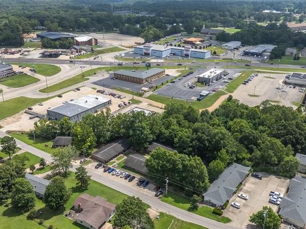 2733 Holly Trails Trail , Poplar Bluff, MO 63901