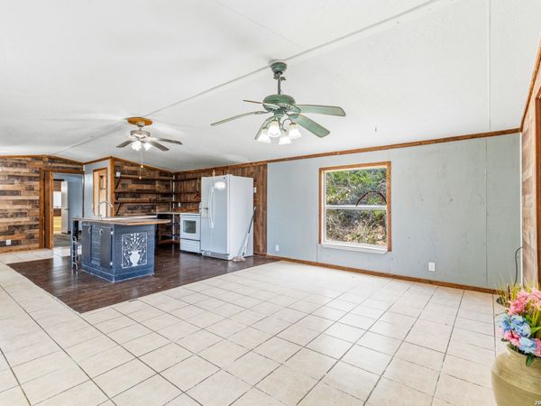 18525 County Road 5722, Castroville, TX 78009