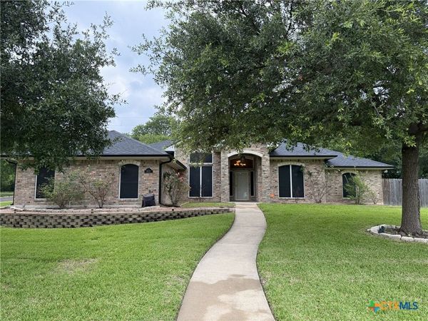 621 S Roy Reynolds Drive , Harker Heights, TX 76548