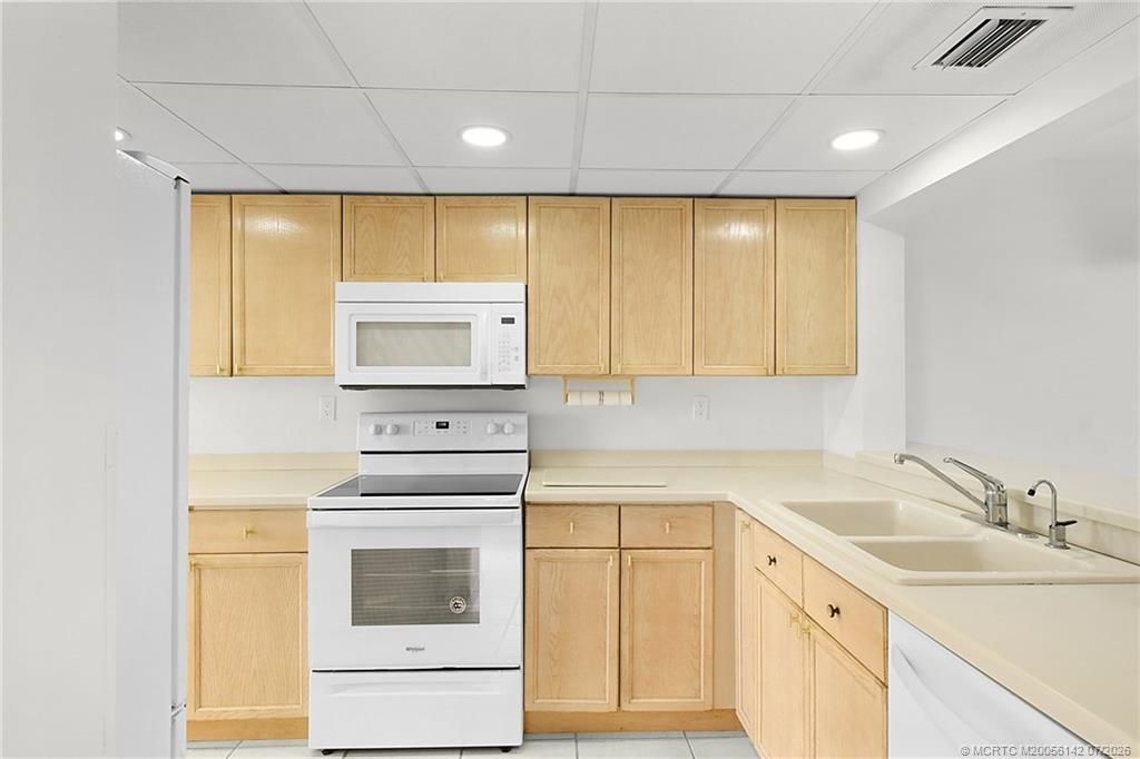 10044 S Ocean Drive , Unit 1204, Jensen Beach, FL 34957 Photo
