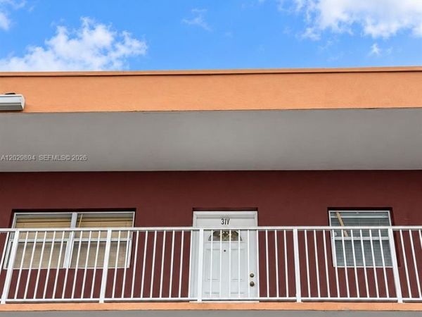 6850 W 16th Dr, Unit 317, Hialeah, FL 33014