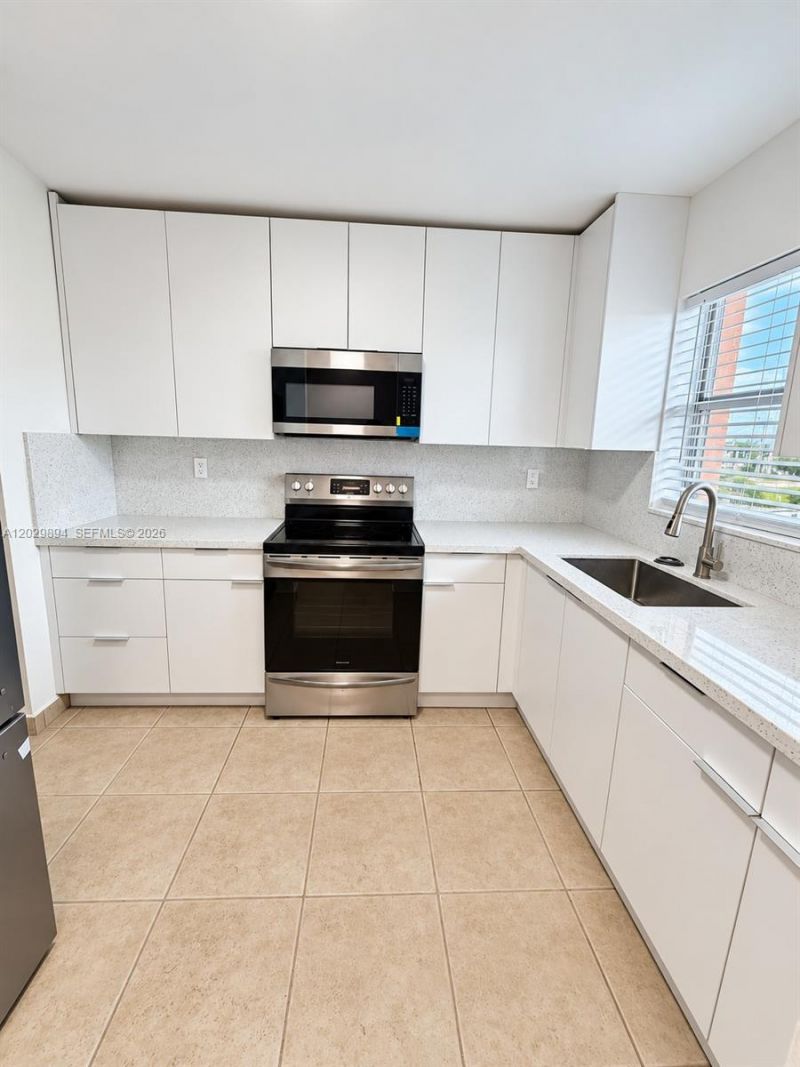 6850 W 16th Dr, Unit 317, Hialeah, FL 33014 Photo