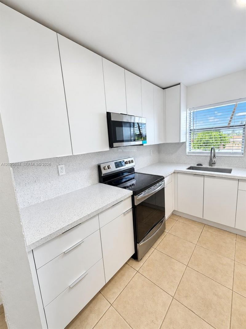 6850 W 16th Dr, Unit 317, Hialeah, FL 33014 Photo