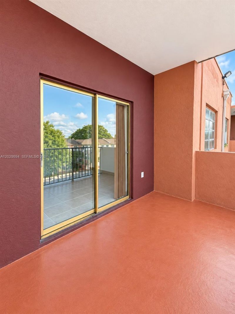 6850 W 16th Dr, Unit 317, Hialeah, FL 33014 Photo