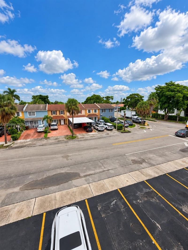 6850 W 16th Dr, Unit 317, Hialeah, FL 33014 Photo