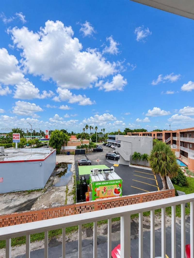 6850 W 16th Dr, Unit 317, Hialeah, FL 33014 Photo