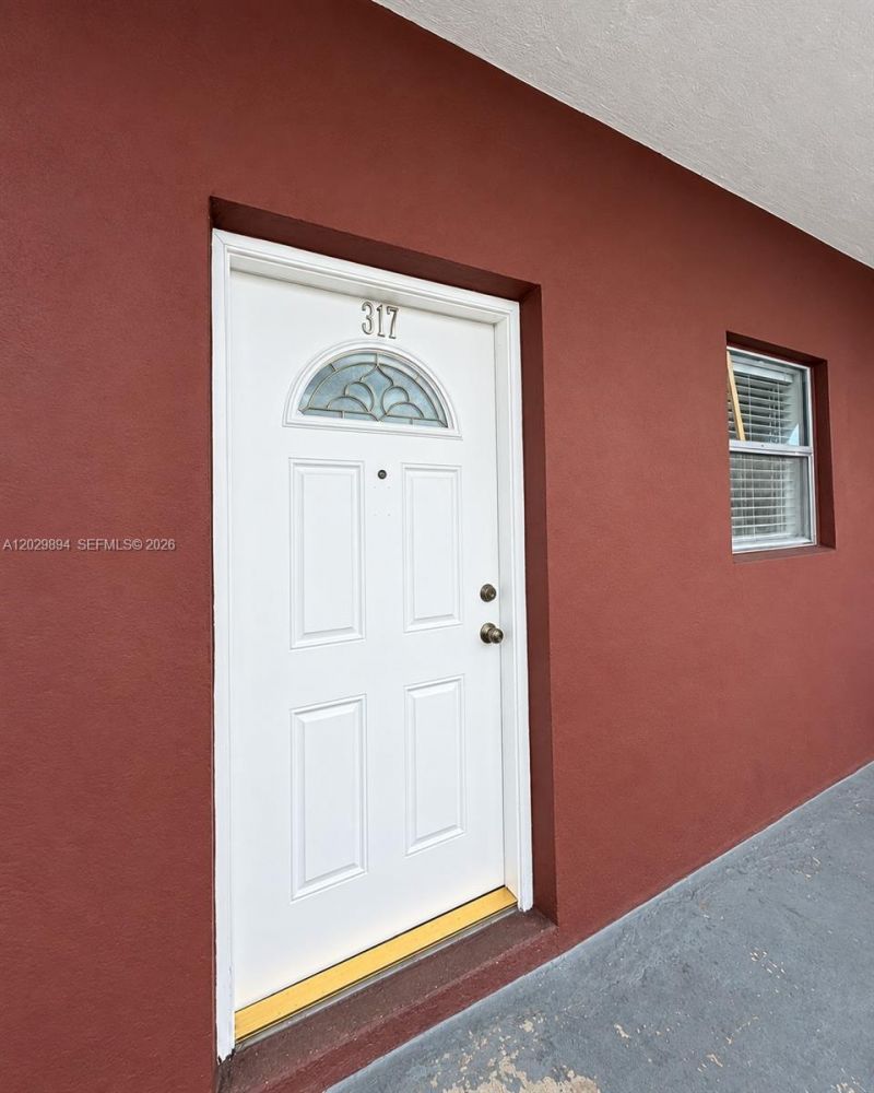 6850 W 16th Dr, Unit 317, Hialeah, FL 33014 Photo