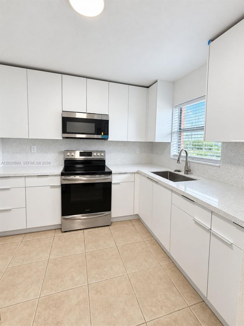 6850 W 16th Dr, Unit 317, Hialeah, FL 33014 Photo